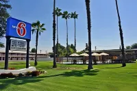 Motel 6 Visalia, CA Các khách sạn ở Visalia