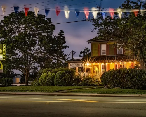 Auberge d'Anjou-Sūrya Café Hotels in Gloucester County