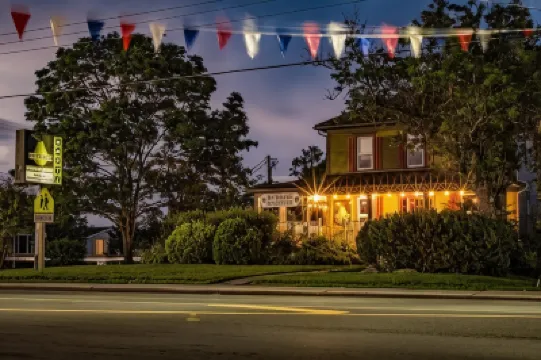 Auberge d'Anjou-Sūrya Café Hotel di 