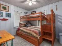 NEW LISTING! Cozy Lakefront Home with fantastic views, close to Bagnell Dam