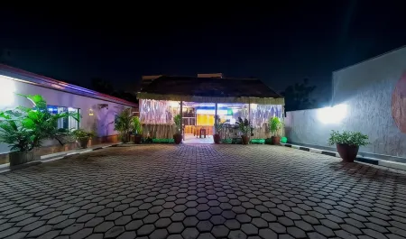 B瑪里斯旅館