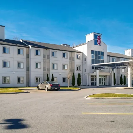 Motel 6 Peterborough, on