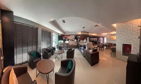 Hotel de Leon Отели в г. Lahad Datu