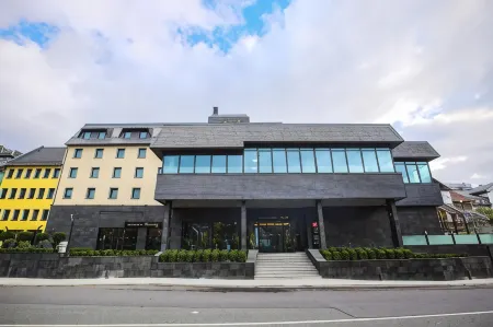 HVD Grand Hotel Suhl Business & Leisure Отели рядом с достопримечательностью «Congress Centrum Suhl»