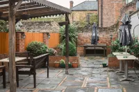The Crown and Woolpack Các khách sạn ở Long Sutton