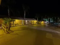 Sun River Resort فنادق في Gol Gol