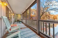 Charming Lakefront Retreat with Easy Access and Scenic Views - Cozy Getaway Hotels in Lake Lure