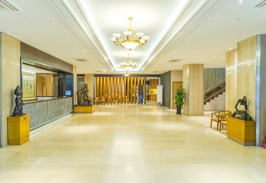 3. 부산관광호텔..