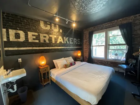 Hotel Hotel Hostel Отели рядом с достопримечательностью «William Traver Gallery»