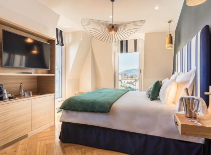 MADISON Saint Jean de Luz - Handwritten Collection