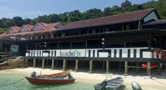 停泊島海灘箱子旅館 鄰近巴興地羣島的酒店