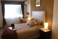 Astoria Retreat Bed & Breakfast Hotels in Alexander Heights