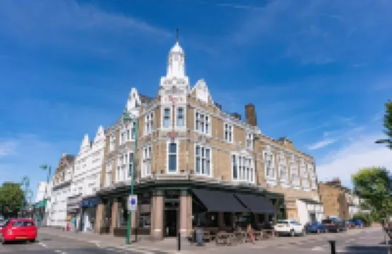 Red Lion Hotels near St James Park (Walthamstow)