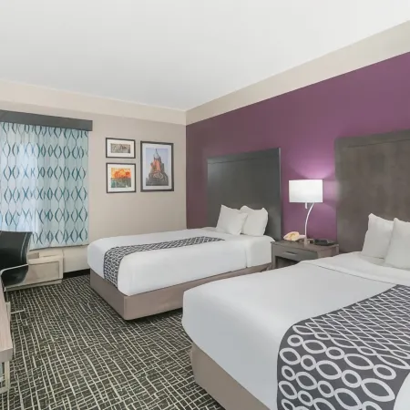 La Quinta Inn & Suites by Wyndham Latham Albany Airport