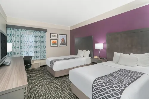 La Quinta Inn & Suites by Wyndham Latham Albany Airport Hotels in Troy