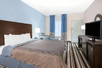 Super 8 by Wyndham Dilley TX
