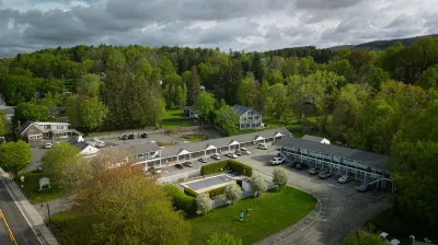 Pilgrim Inn Hotels near October Mountain State Forest