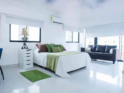 Malecon Premium Rooms - Homestays