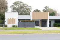 ไฮสตรีทโมเทล