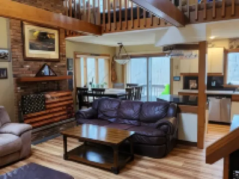 Unique Private 4 Acre Retreat-  Beaches, Mystic, Wineries, Casino and Waterpark! ノース・ストーニントンのホテル