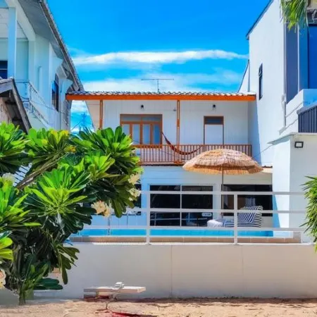 Gao Phala Beachfront Hostel