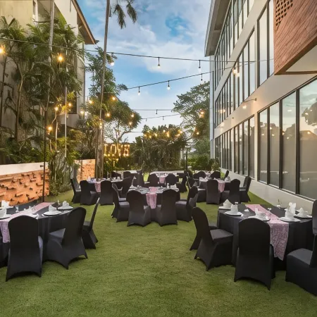 Harris Hotel & Residences Sunset Road