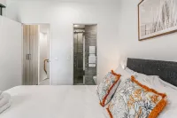 프레시 그레이 린 2베드룸 유닛, 파티오 있음, 조디악 스테이즈  호텔