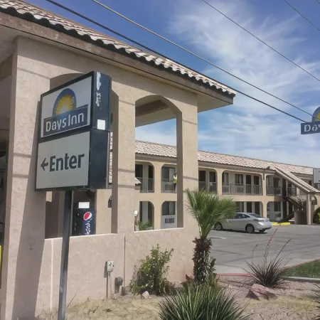 Days Inn by Wyndham Kingman East