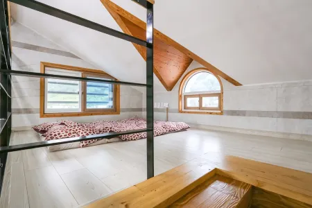 Goseong Mediterranean Camp House Pension Отели в г. Косон