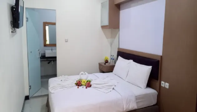 Dragon Palace Hotel Ternate  호텔