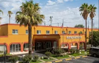 Hotel Americana - parkir