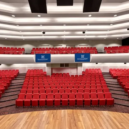Relc International Hotel Отели рядом с достопримечательностью «Танглин»