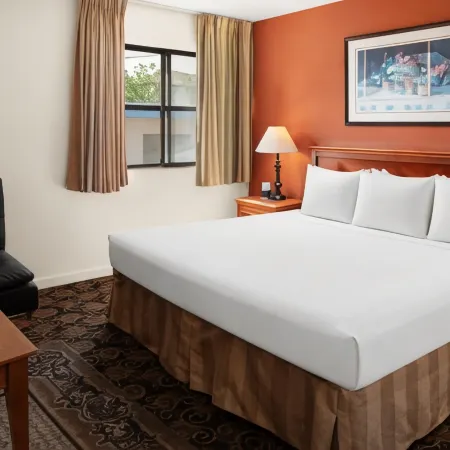 Granada Inn Отели рядом с достопримечательностью «Сантана Роу»