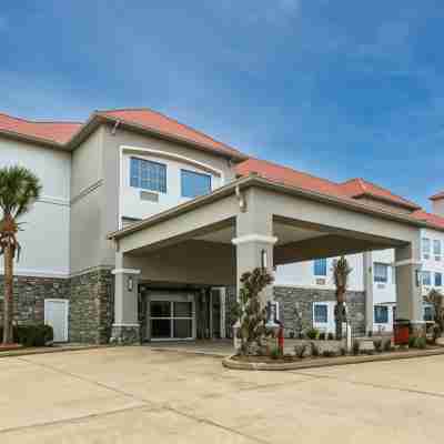 La Quinta Inn & Suites by Wyndham New Iberia Hotel Exterior