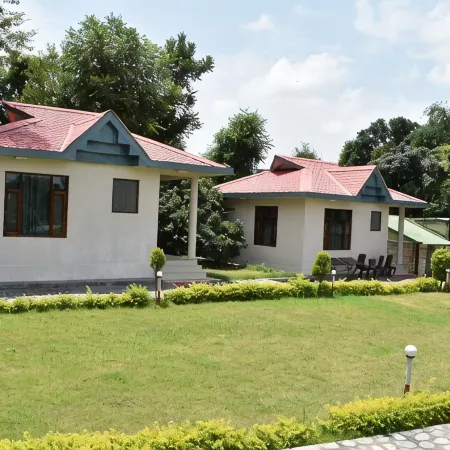 Hotel River Retreat