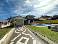 Lot 1319 - A'Famosa Melaka Bungalow Pool BBQ KTV -  Ferienhäuser