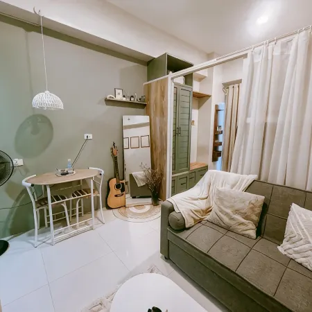 Miiches Prime Pad is located in a resort style condominium in the city of Lapu2x