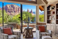 Grand Chapel Estate - Pool, Pickleball & Stunning Red Rock Views
