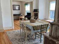 CHARMING LARGE 3 Bedroom Entire Home فنادق في ووستر