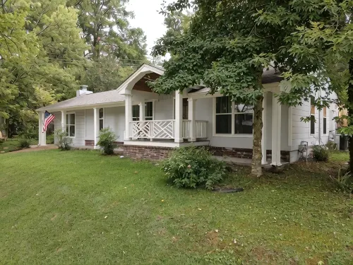 350 Price Street House....Walk to Oxford Square and Ole Miss Campus