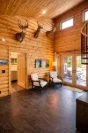 Lake Huron Beachfront, Hot Tub, Kayaks, 10 minutes to Mackinaw City - Chalets