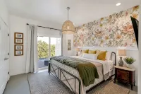Gorgeous Home with Hot Tub 5Min from the River
