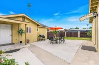 M2-Bungalow Home Quiet & safe 3bedroom 2 bath Foot of the mountain Kingbed! - Wi-Fi