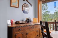 Waterfront Cabin with Dock on Hayden Lake - Homestays