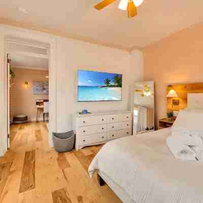 Downtown Lancaster 4Br, Garage, Patio, Sleeps 8 Rooms