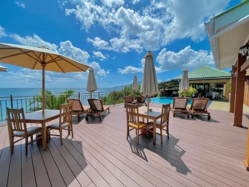 Treasure Cove Hotel & Restaurant - Parkplatz