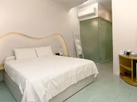 Designed Hostel - Follow Me Hotels near Yilan Sancing Temple