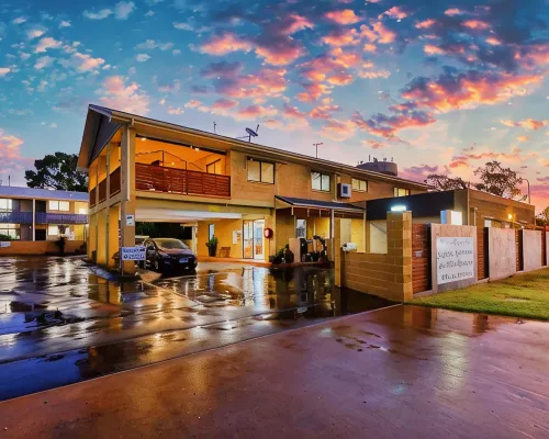 Emerald Gardens Motel & Apartments Hotels in Emerald