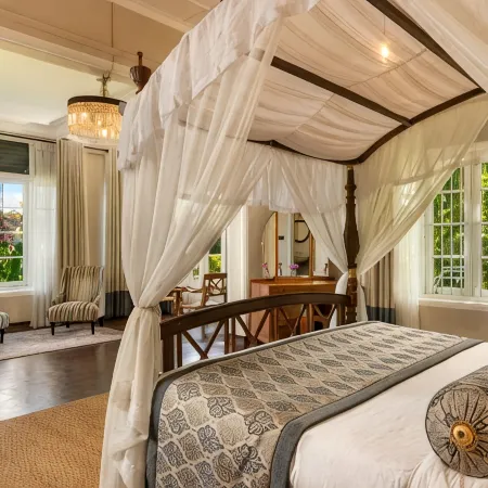 Castle Hill Bungalow by Seven Angels