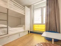 Generator Barcelona Hoteles cerca de Plaza del Sol
